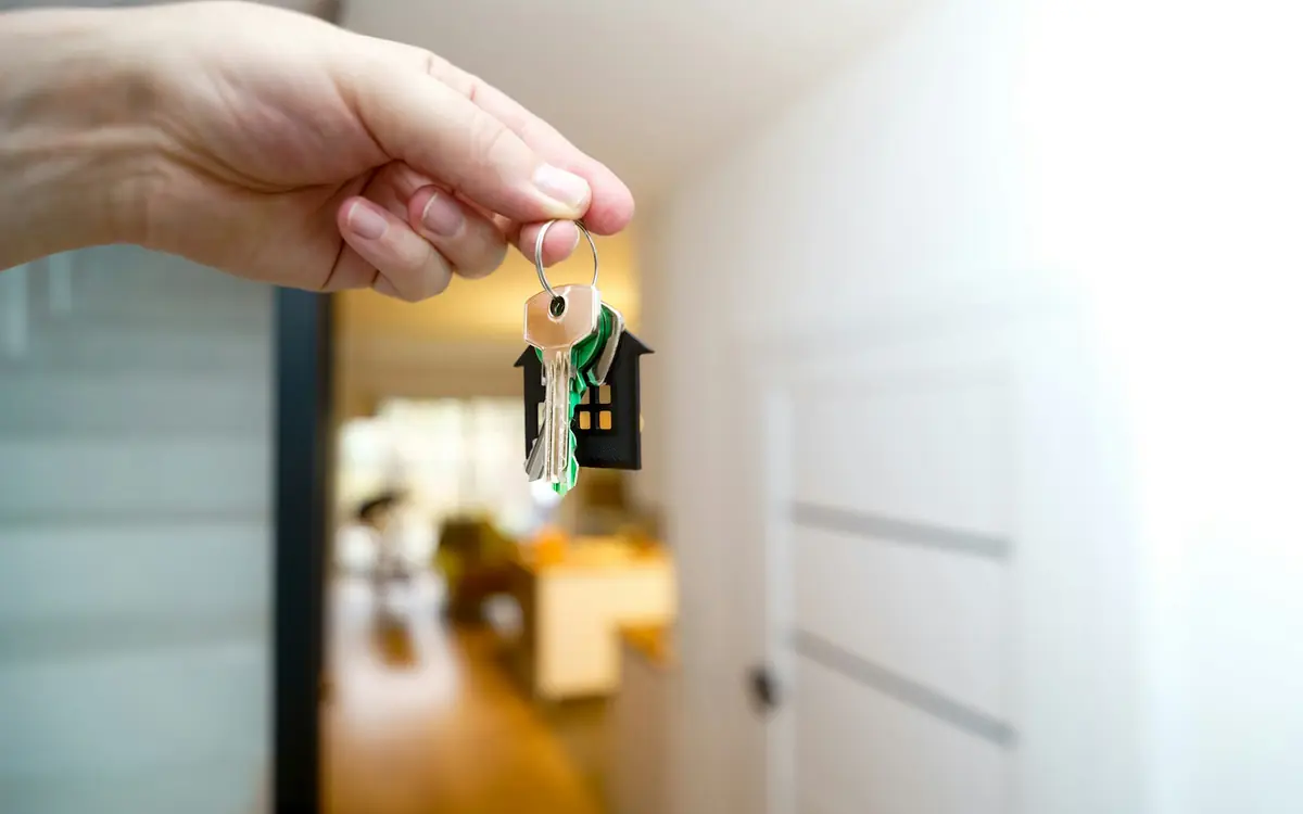 Handing over the keys of a new home