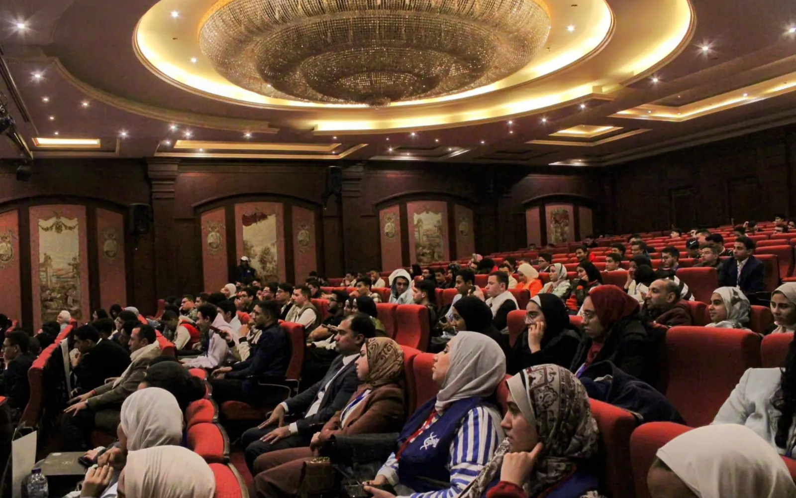A full hall of attendees at Enhanced Summit